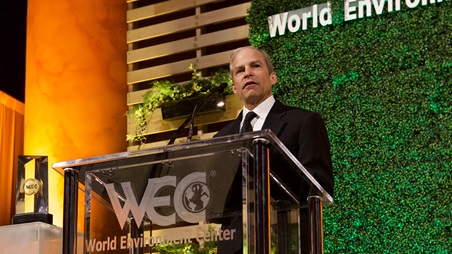 Fisk Johnson receiving the World Environment Center’s Gold Medal for International Corporate Achievement in Sustainable Development.